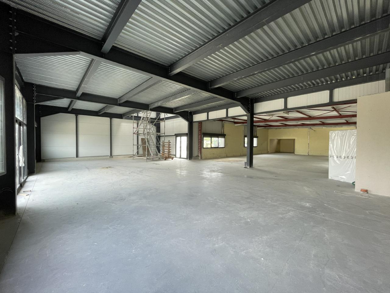 Local d'activité Tours 770m² Location local d'activité Tours Indre-et-Loire OLACT2200048 1